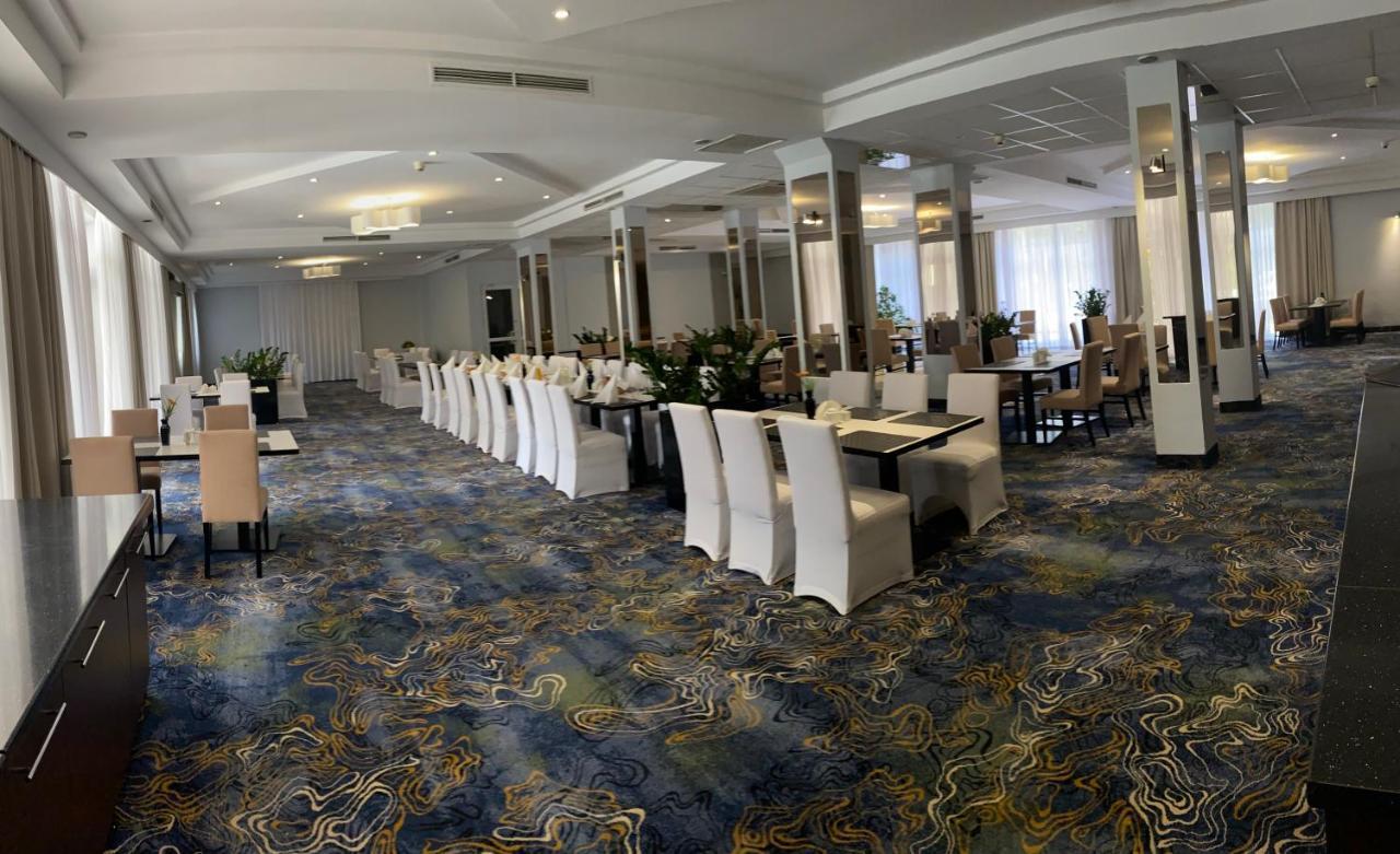 Hotel Ambasador Chojny Łódź Kültér fotó