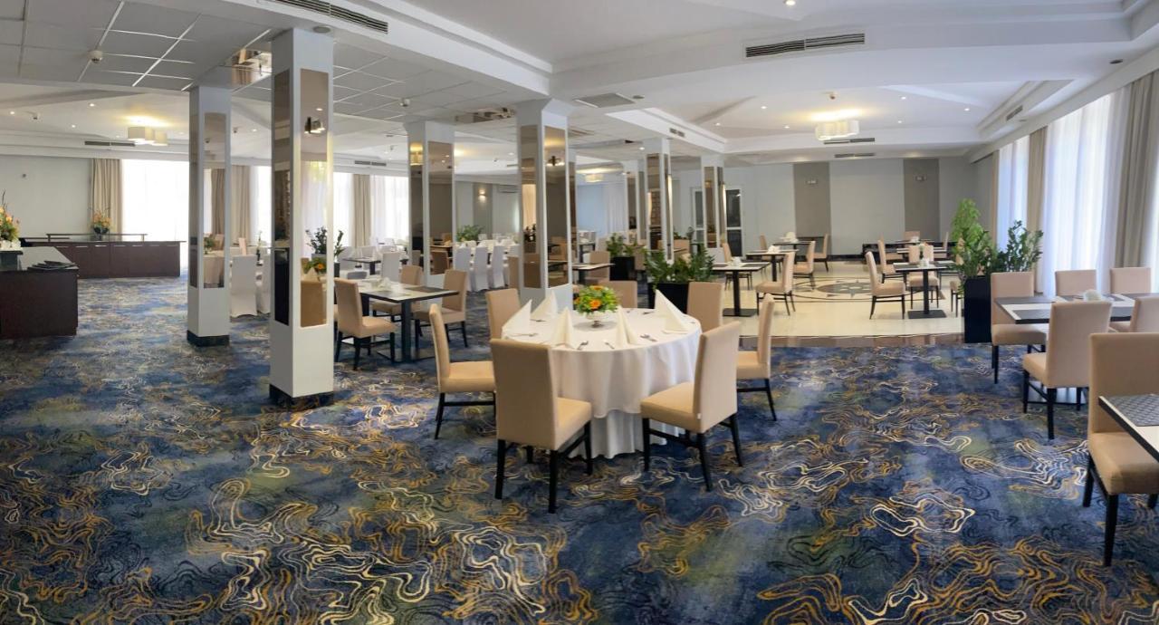 Hotel Ambasador Chojny Łódź Kültér fotó