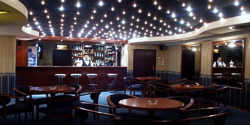 Hotel Ambasador Chojny Łódź Kültér fotó